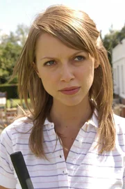 Becky Tunstall (Holly Gilbert).
