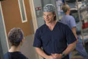 Dr. Atticus Lincoln (Chris Carmack)