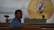 Josef Epp in der Krankenhauskapelle: ‚ÄûManchmal habe ich meinen Patienten gesagt, sie m√ºssen auch mal schimpfen mit dem lieben Gott.‚Äú