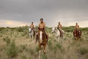 Die San sind seit jeher nomadisch lebende Jäger. Die Jagdkunst wird von Generation zu Generation weitergegeben.