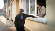 Wo kann Lissi nur sein? Lars Pöhlmann (Dominic Boeer) spricht mit einer Nachbarin (Franziska Kleinert) von Lissi und ihrer Mutter. Sie hat Mutter und Tochter am Tag des Verschwindens zusammen im Auto wegfahren sehen. Von einem Streit zwischen beiden war nichts zu sehen. Doch Lissi hat gegenüber der Polizei deutlich ausgesagt, ihre Mutter sei wütend abgerauscht. Hat Lissi die Polizei angelogen?