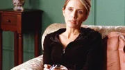 Die Ex-Frau eines Politikers, Kay (Rosanna Arquette), hat sich unter dem Pseudonym 'Monique' ausgiebig in einem Sex-Club amüsiert. Hat sie etwas mit den Swinger-Club-Mordfällen zu tun?