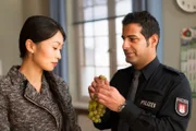 Tarik (Serhat Cokgezen) ist in seinem Element und umschmeichelt die hübsche Dolmescherin Nancy Li (Linda Chang).