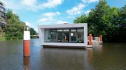 Ernährungs-Medizin auf dem Wasser – das Hausboot ist die Zentrale der vier „Docs“, allesamt erfahrene Ärzte.