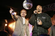 Adrian Monk (Tony Shalhoub), MurderUss (Snoop Dogg).