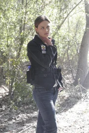Dr. Temperance Brennan (Emily Deschanel)
