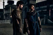 v.li.: Andria (Eneko Sagardoy), Scorpus (Dimitri Leonidas)