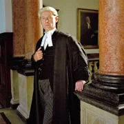 MDR Fernsehen AGATHA CHRISTIES POIROT, "Das unvollendete Bildnis", am Donnerstag um 23:05 Uhr. PATRICK MALAHIDE als Depleach.