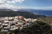 Kreta – Insel mit Grösse Das griechische Osterfest ist auf Kreta das wichtigste Ereignis des Jahres, auch in Tourloti, einem kleinen Bergdorf mit Meerblick.