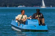 L-R: Hubert und Staller ermitteln wieder auf Hochtouren.