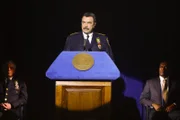 Nachdem eine Frau Selbstmord begangen hat, die der Staatsanwaltschaft in einem Fall wichtige Informationen lieferte, muss Frank (Tom Selleck) dafür sorgen, dass die Angelegenheit nicht an die Öffentlichkeit gelangt. Er ahnt nicht, was wirklich dahinter steckt ...