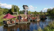 Ăśber die Neiße führt eine Brücke nach Polen.