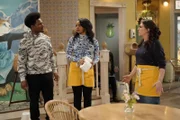 (v.l.n.r.) Carter (Julian Gant); Randi (Kyla Pratt); Kat (Mayim Bialik)