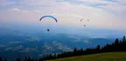 Paragleiter im Grazer Bergland
