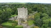Das imposante Blarney Castle ist eine der meist besuchten Touristenattraktionen Irlands, vor allem wegen der Mythen und Legenden, die sich um das Schloss ranken.