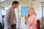 Kris Marshall (Det. Insp. Humphrey Goodman), Wendy Craig (Mary Goodman).