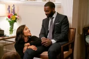 Edie Palmer (Megalyn Echikunwoke) und Tim (Mo McRae)