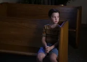 Liefert sich ein Battle über Glauben oder Wissenschaft mit dem Pastor: Sheldon (Iain Armitage) ... Liefert sich ein Battle über Glauben oder Wissenschaft mit dem Pastor: Sheldon (Iain Armitage) ...