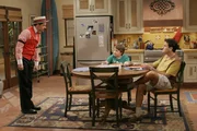 (v.l.n.r.) Alan Harper; Jake Harper; Charlie Harper
