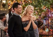 Dave Johnson (Max Greenfield, l.); Gemma Johnson (Beth Behrs, r.)