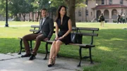 Als Holmes (Jonny Lee Miller, l.) und Watson (Lucy Liu, r.) den Mord an einer Technikerin in einem Fruchtbarkeitsforschungslabor untersuchen, entdecken sie, dass die Ermordete ein sehr spezielles Privatleben führte ...