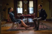 Handschellen, die sich nicht knacken lassen, das kann Joan (Lucy Liu, l.) und Holmes (Jonny Lee Miller, r.) doch nicht aufhalten, oder?
