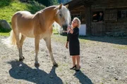 Der Bergdoktor Staffel 16 Wer wir sind - Teil 1. Christine Urspruch als Andrea Hoffmann.