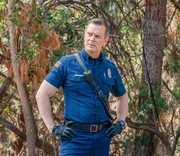 Bobby Nash (Peter Krause)