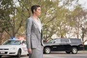 Die unnachgiebige FBI-Agentin Linda Barnes (Kim Rhodes) hat ihr Ziel erreicht: Die BAU ist handlungsunfähig und besteht nur noch aus Luke, Matt und JJ, die für ihre Arbeit Barnes' Genehmigung benötigen ...
