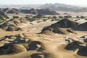 Fern von jeder Zivilisation gibt es auf diesem Planeten nur noch wenige unberührte Naturparadiese: Die Namib-Wüste an der Südwestküste Afrikas ist eines davon.