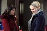 Nina redet Yvonne ins Gewissen und versucht, sie zur Versöhnung mit Korbi zu bewegen. Von links: Nina Kreutzer (Andrea Schmitt) und Yvonne Preissinger (Alexa Eilers).