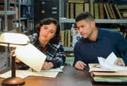 Special Agent Hana Gibson (Keisha Castle-Hughes, l.); Special Agent Ivan Ortiz ( Miguel Gomez, r.)