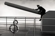 "Sketch History" präsentiert das "War Boat" und Admiralstabsoffizier Hansen (Holger Stockhaus).