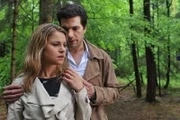 Marlene (Lucy Scherer, l.); Konstantin (Moritz Tittel, r.)