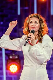 Ella Endlich tritt bei "Immer wieder Sonntags" auf. Ob sie da wohl ihre neue Single "Giddy up" präsentieren wird - live übertragen aus dem Europa-Park Rust?