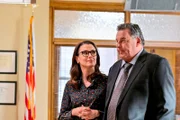 Bridget Moynahan (Erin Reagan-Boyle), Steven Schirripa (Anthony Abetemarco).