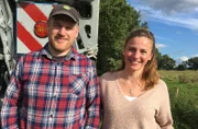Sven Ole Johansson ist Landwirt, seine Frau Jenny kommt aus Hamburg, gemeinsam führen sie einen Bauernhof.