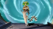 King Julien platzt vor stolz: Er hat eine Klonmaschine erfunden, mit der er seine Perfektion vervielfachen kann. Dabei ahnt er nicht, dass die Klone unterschiedliche Wesensarten annehmen!
