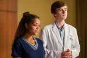 Dr. Claire Browne (Antonia Thomas) und Dr. Shaun Murphy (Freddie Highmore)  Die Verwendung des sendungsbezogenen Materials ist nur mit dem Hinweis und Verlinkung auf TVNOW gestattet.