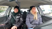 S11E71: Taddel ist schon gespannt und freut sich auf eine die Spritztour mit Mel. Die legt direkt rasant los und braucht keine Tipps mehr von Fahrprofi Taddel. So wird das Einkaufen für beide zum Erlebnis.