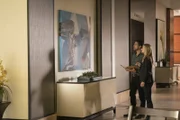 JJ (A. J. Cook, r.) und Luke (Adam Rodriguez, l.) begeben sich auf die Suche nach dem Fotografen verstörender Bilder von jungen, entführten und toten Frauen ...