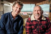 Donat Hofer und Norbert Schweri: Er ist Landwirt und hat einen Familienbetrieb im Wallis.