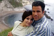 Noch genießen Christina Tolliver (Marion Mitterhammer) und Stephen McDowell (Karsten Speck) ihre Zweisamkeit und ihre junge Liebe.