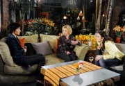 ARD ROTE ROSEN FOLGE 1521, am Mittwoch um 14:10 Uhr im ERSTEN. Merle (Anja Franke, l.) befürchtet, dass sich Rieke (Anika Lehmann, r.) fest einnisten will. Um so erstaunter ist Erika (Madeleine Lierck-Wien, M.) als Merle ihrer Halbschwester erlaubt, in der Gärtnerei zu übernachten.