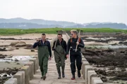 V.l.: Fred Sirieix, Gino D'Acampo und Gordon Ramsay. Die Verwendung des sendungsbezogenen Materials ist nur mit dem Hinweis und Verlinkung auf RTL+ gestattet.