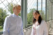 Tonio Arango (Josef Plattner), Tamara Simunovic (Dr. Regina Casny).