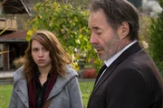 Maja Körner (Janina Fautz) sucht bei Johann Eichholz (Uwe Kockisch) nach Antworten - auch er hat mit Trauer und Verlust zu kämpfen.