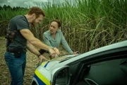 Tanner (Gerald Steyn) und Nandi Cele (Thando Thabethe)
