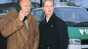 Kriminalhauptkommissar Stefan Kehler (Wolfgang Bathke) und Staatsanwältin Charlotte Glaser ( Britta Schmeling) sind wegen einem Mordfall an einem Baby unterwegs.