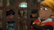 Prinz John (re.) entlässt drei Verbrecher aus dem Gefängnis, damit sie ihm Robin Hood bringen.